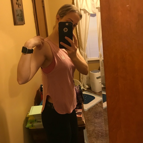 Built  apparel soft tank only worn once - Picture 4 of 4